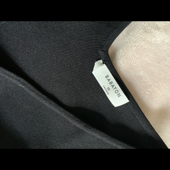 Babaton v-neck tee - Picture 2 of 2